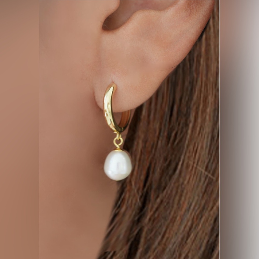 Sterling Silver Freshwater Pearl Hoop Huggie Earrings